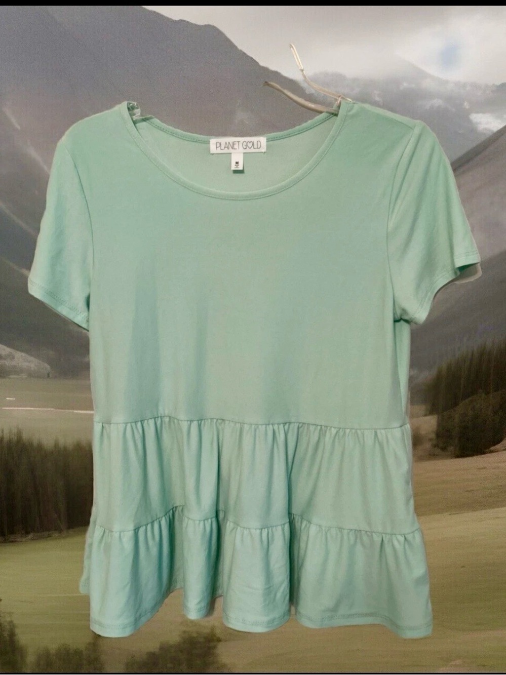 Planet Gold Green Short Sleeve Tee. NWT. Medium.